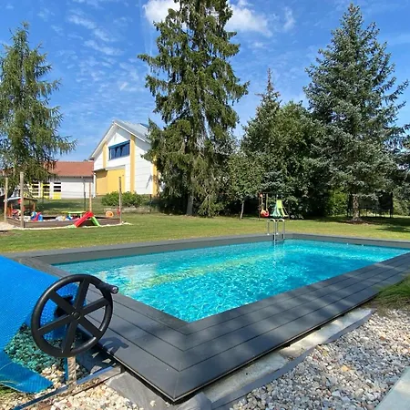 Helle Ferienwohnung In Architektenhaus Mit Garten Und Pool Belzig Exterior photo