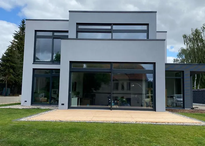 Helle Ferienwohnung In Architektenhaus Mit Garten Und Pool