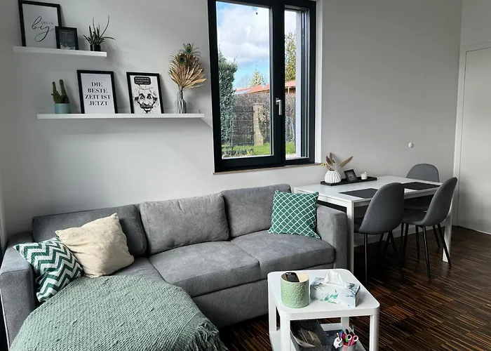 Helle Ferienwohnung In Architektenhaus Mit Garten Und Pool