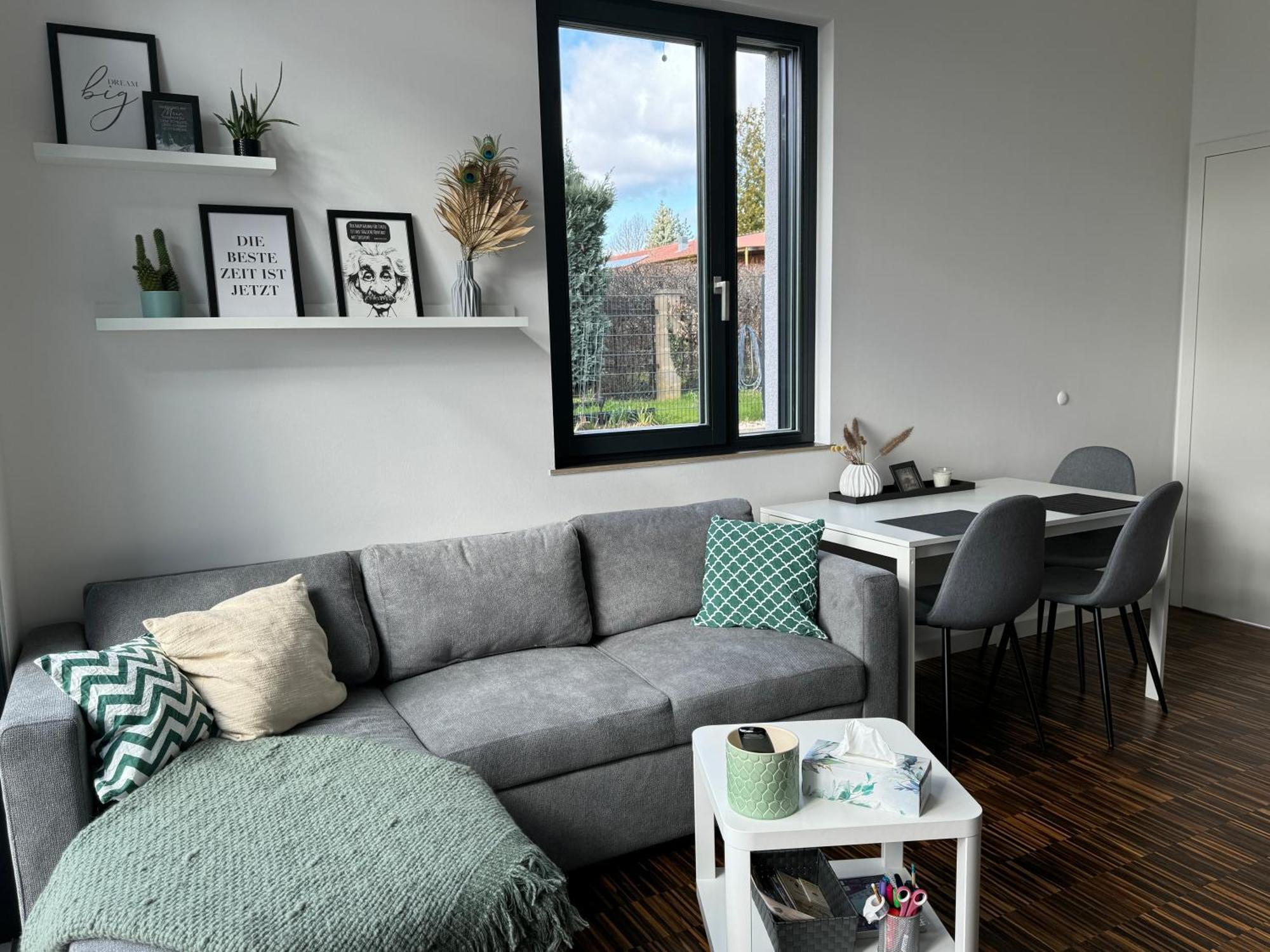 Helle In Architektenhaus Mit Garten Und Pool Apartment Belzig